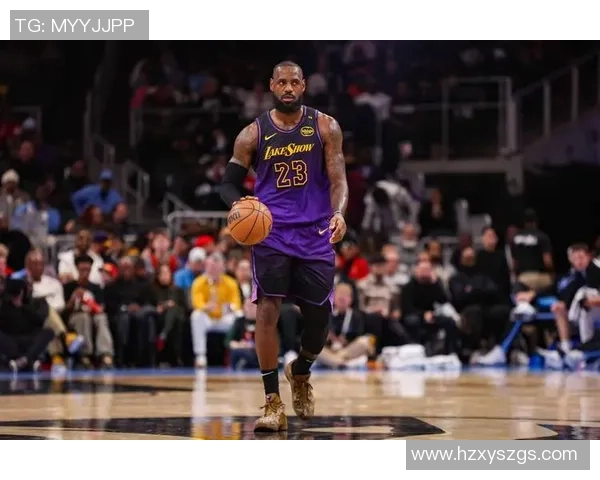 足球明星们纷纷祝贺詹姆斯的成就与辉煌时刻展现友谊与尊重 足球明星们纷纷祝贺詹姆斯的成就与辉煌时刻展现友谊与尊重