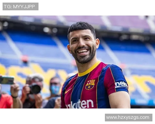 足球明星穿西装的魅力瞬间欣赏与时尚风格解析 足球明星穿西装的魅力瞬间欣赏与时尚风格解析