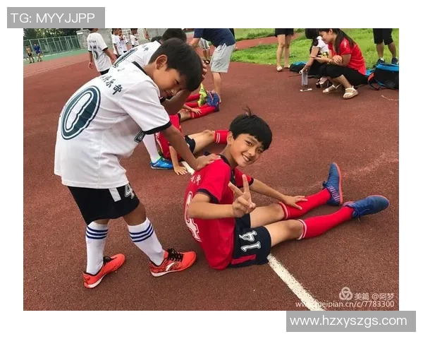 足球明星闪耀登场精彩瞬间集锦尽享激情与荣耀的完美时刻 足球明星闪耀登场精彩瞬间集锦尽享激情与荣耀的完美时刻