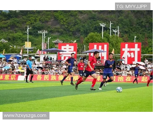 香港足球明星队在贵州展现风采助力地方足球发展与交流 香港足球明星队在贵州展现风采助力地方足球发展与交流